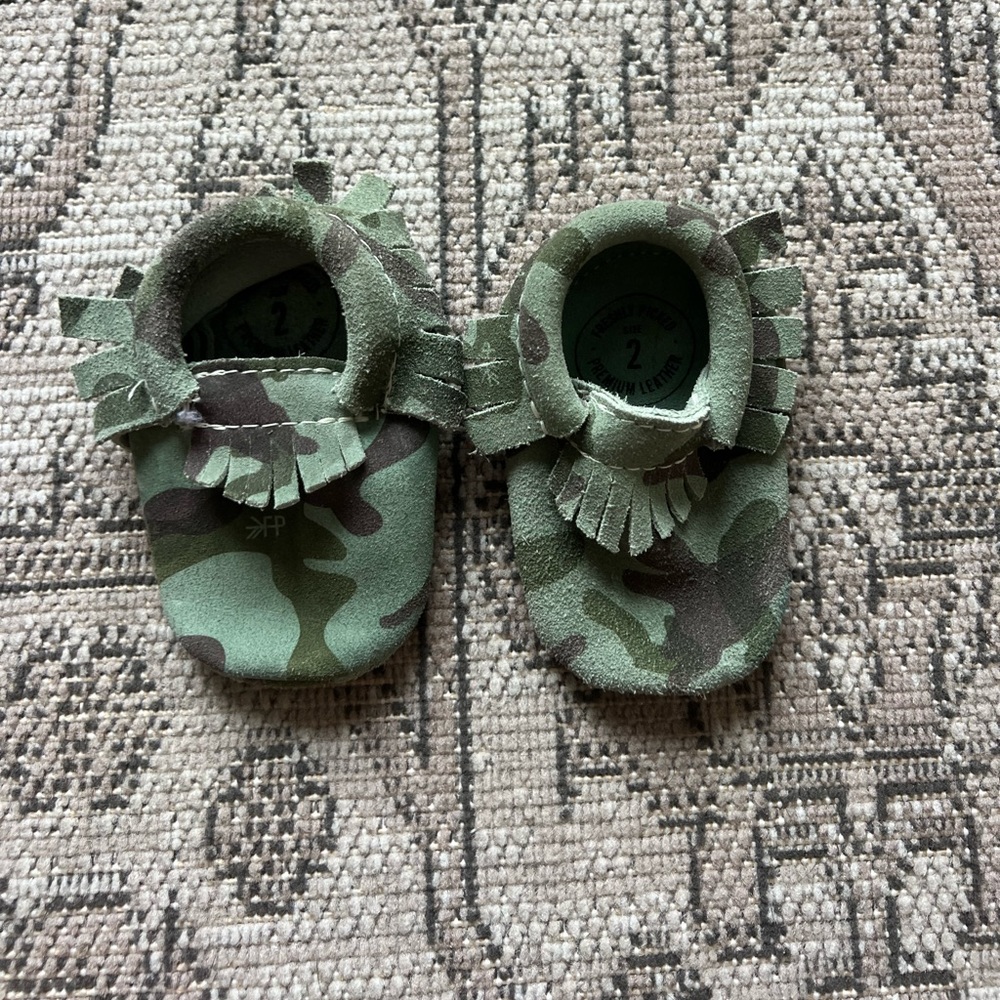Freshly picked camo moccasins sz 2